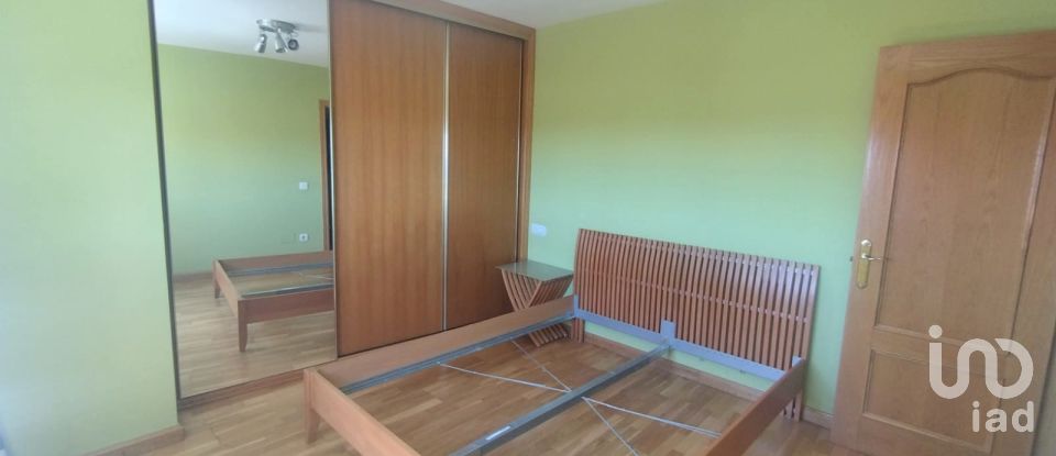 Pis 2 habitacions de 91 m² a Villaquilambre (24193)