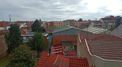 Appartement 4 chambres de 84 m² à La Bañeza (24750)