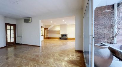 Casa 4 habitaciones de 446 m² en Sabadell (08202)