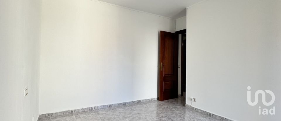 Pis 3 habitacions de 77 m² a Les Roquetes (08812)