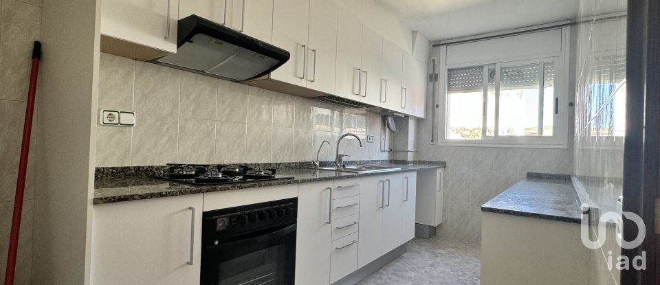 Pis 3 habitacions de 77 m² a Les Roquetes (08812)