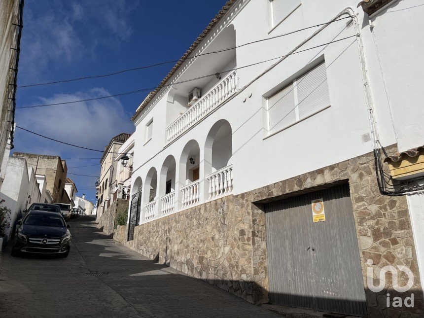 Casa 4 habitaciones de 196 m² en Alcalá de los Gazules (11180)