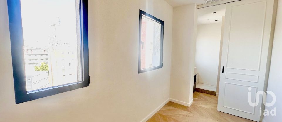 Pis 4 habitacions de 174 m² a Barcelona (08037)