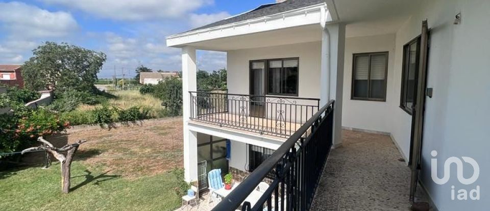 Maison 4 chambres de 244 m² à Villar de Mazarife (24392)