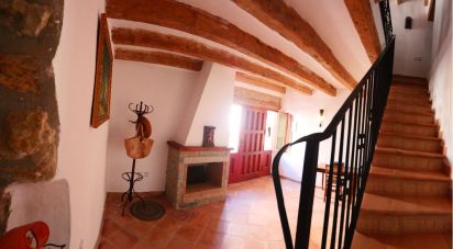 Casa adossada 3 habitacions de 220 m² a Cervera del Maestre (12578)