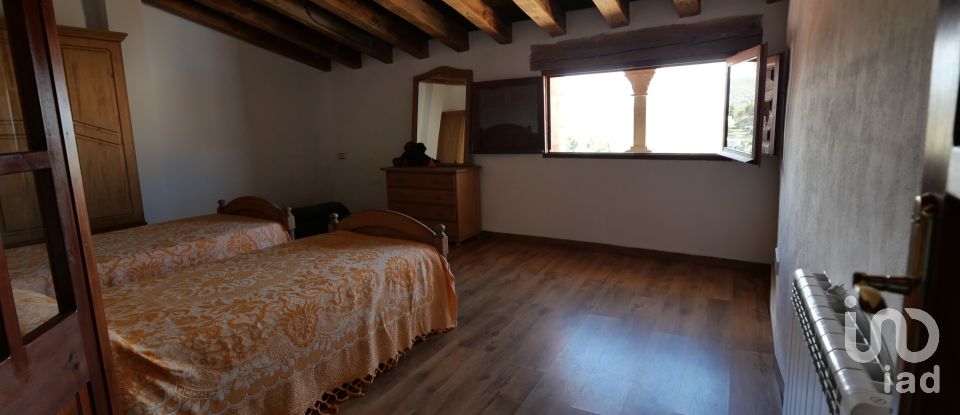 Casa adossada 3 habitacions de 220 m² a Cervera del Maestre (12578)