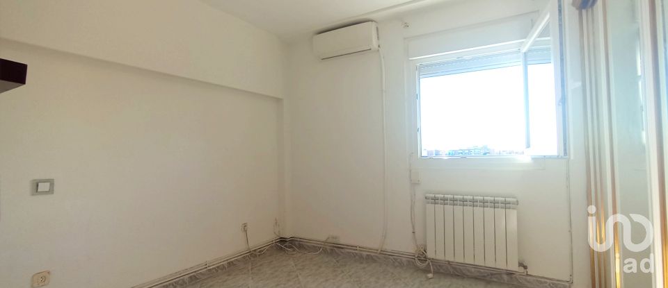 Apartment 3 bedrooms of 69 m² in Alcalá de Henares (28806)