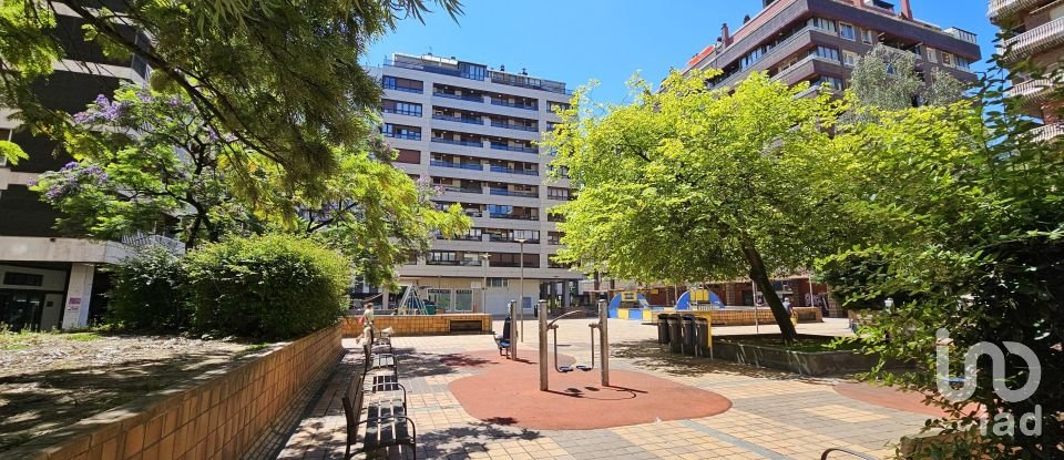 Piso 2 habitaciones de 79 m² en Donostia-San Sebastián (20010)