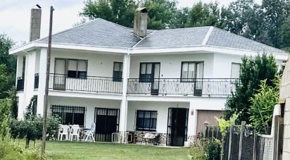 Maison 4 chambres de 244 m² à Villar de Mazarife (24392)