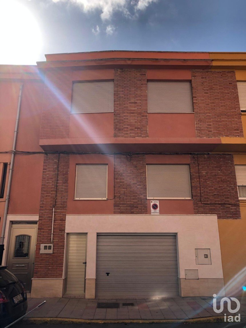 Casa 3 habitacions de 220 m² a León (24007)