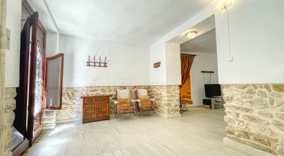 Casa adossada 3 habitacions de 277 m² a Vall de Gallinera (03788)