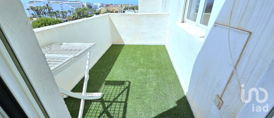 Pis 3 habitacions de 120 m² a Urbanización Roquetas de Mar (04740)