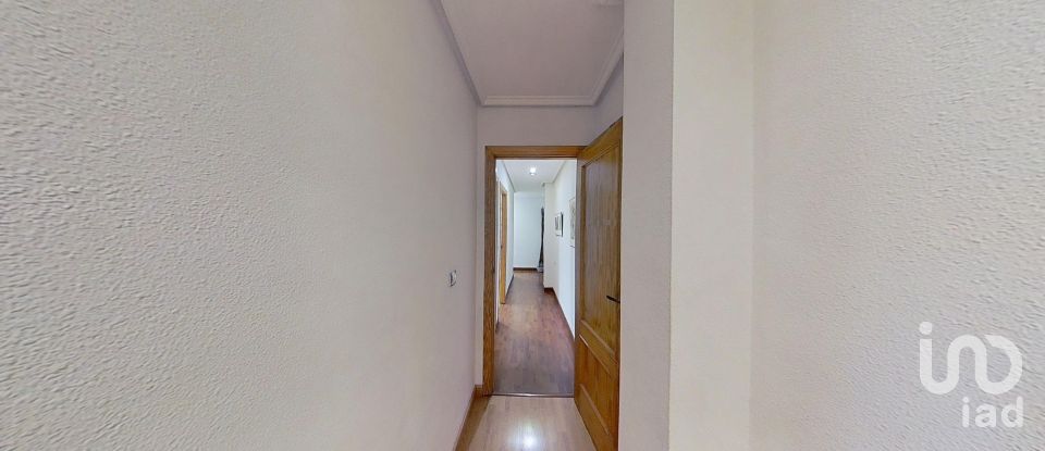 Pis 3 habitacions de 80 m² a Elx/Elche (03201)