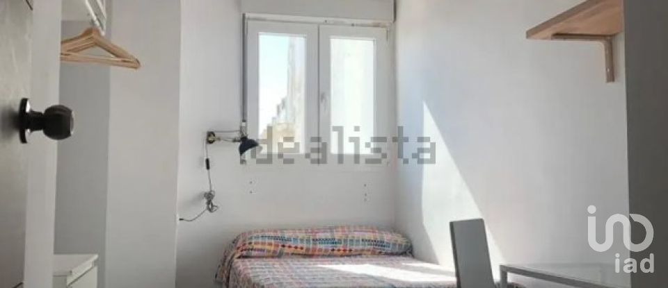 Pis 4 habitacions de 112 m² a Cádiz (11002)