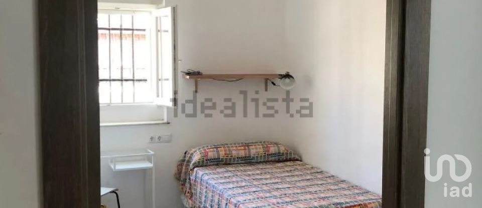 Pis 4 habitacions de 112 m² a Cádiz (11002)