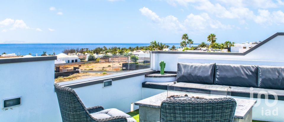 House 6 bedrooms of 245 m² in Playa Blanca (35580)