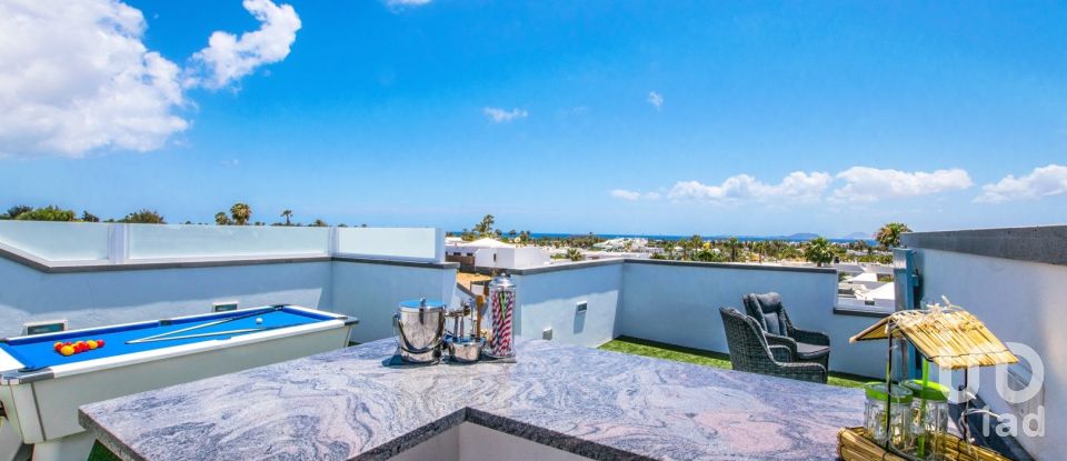 House 6 bedrooms of 245 m² in Playa Blanca (35580)