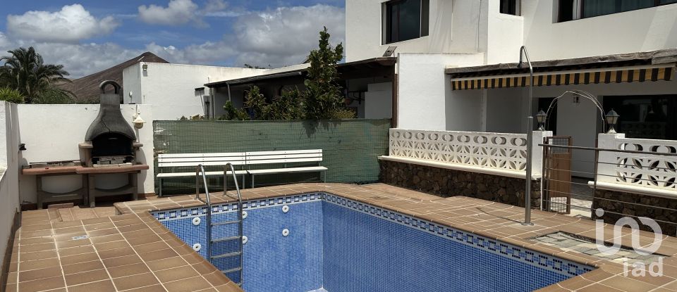 House 6 bedrooms of 431 m² in Vega de Tahiche (35507)