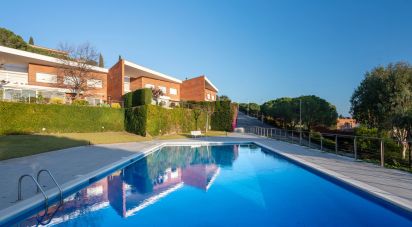 Lodge 4 bedrooms of 299 m² in Teià (08329)