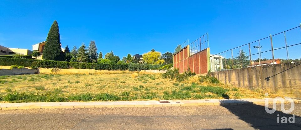 Terreno de 1.562 m² en Carbajal de La Legua (24196)