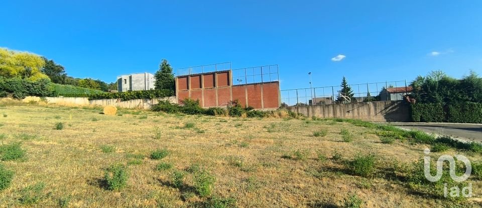 Terreno de 1.562 m² en Carbajal de La Legua (24196)