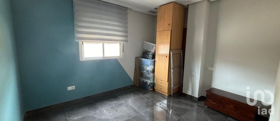 Pis 3 habitacions de 88 m² a Torrellano (03320)