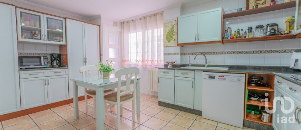 Pis 4 habitacions de 140 m² a Elx/Elche (03201)