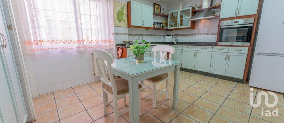 Pis 4 habitacions de 140 m² a Elx/Elche (03201)