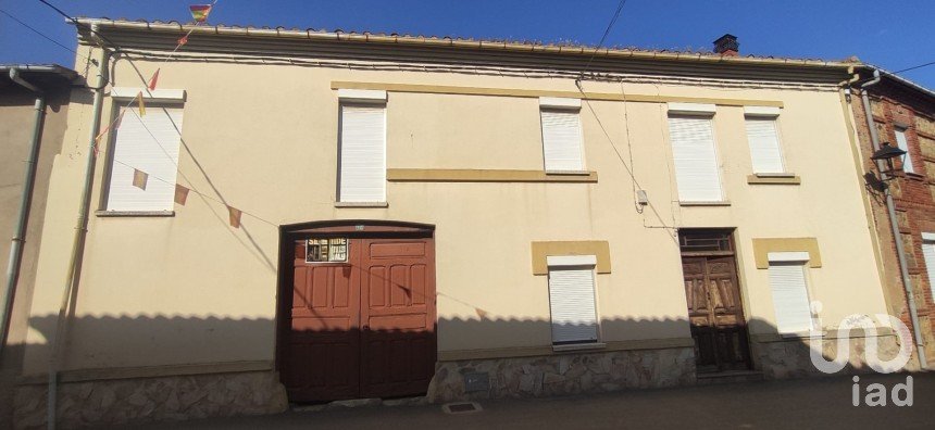 Town house 5 bedrooms of 648 m² in Villares de Órbigo (24288)