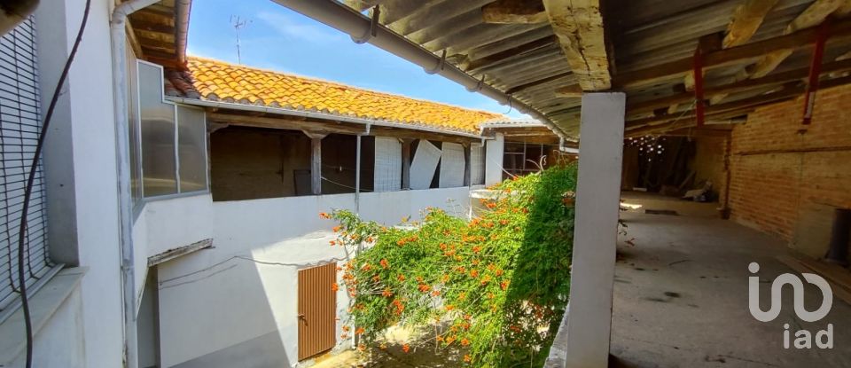 Town house 5 bedrooms of 648 m² in Villares de Órbigo (24288)