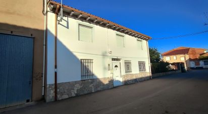 House 5 bedrooms of 307 m² in San Feliz de Orbigo (24287)