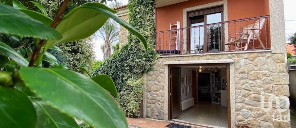 House 4 bedrooms of 240 m² in Vilariño (36633)