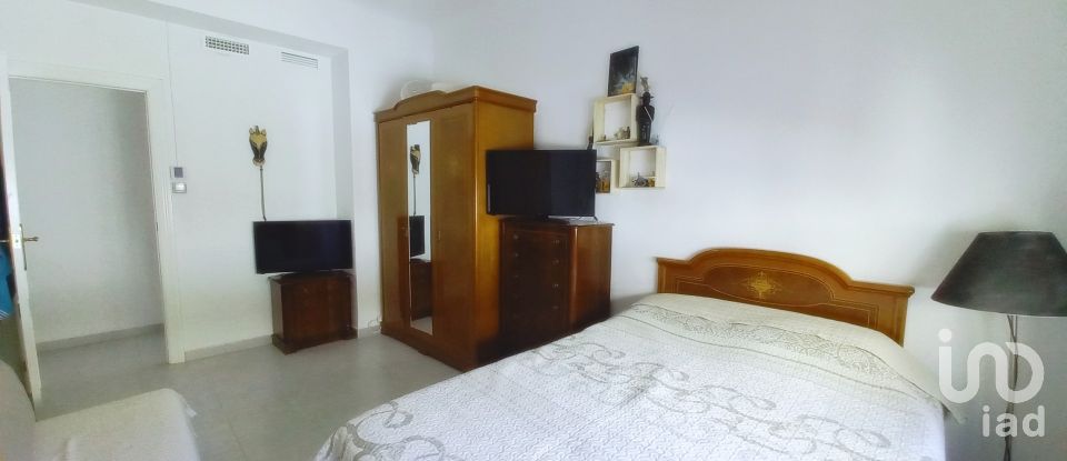 Pis 4 habitacions de 94 m² a Alicante/Alacant (03001)