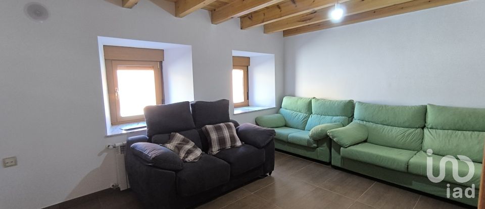 Lodge 2 bedrooms of 200 m² in Santa Cristina de Valmadrigal (24290)