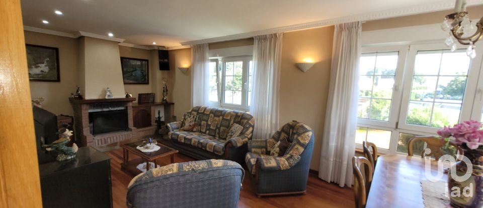 Lodge 5 bedrooms of 334 m² in La Caridad (33750)