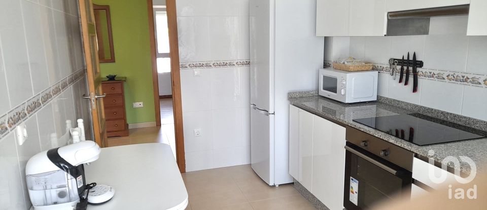 Pis 2 habitacions de 75 m² a Corme-Porto (15114)