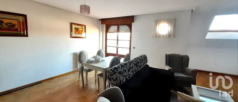 Pis 3 habitacions de 127 m² a La Bañeza (24750)