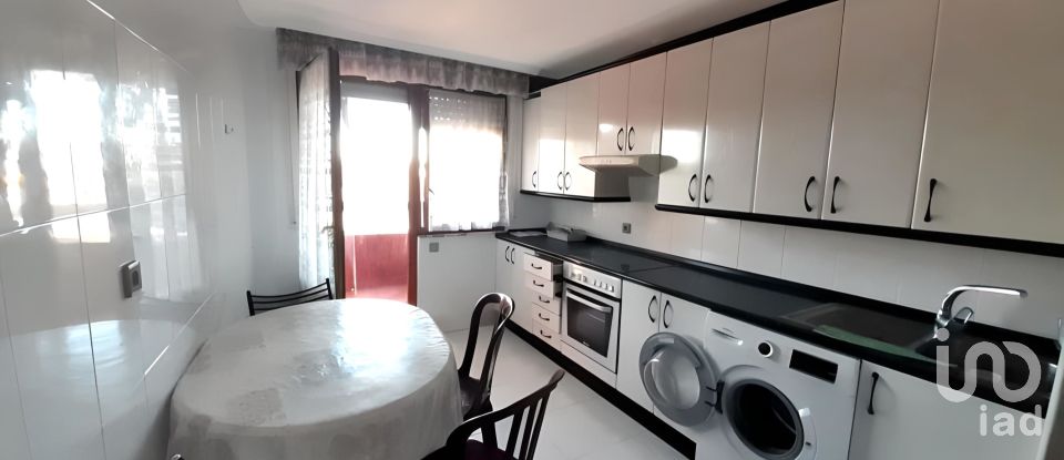 Pis 3 habitacions de 127 m² a La Bañeza (24750)