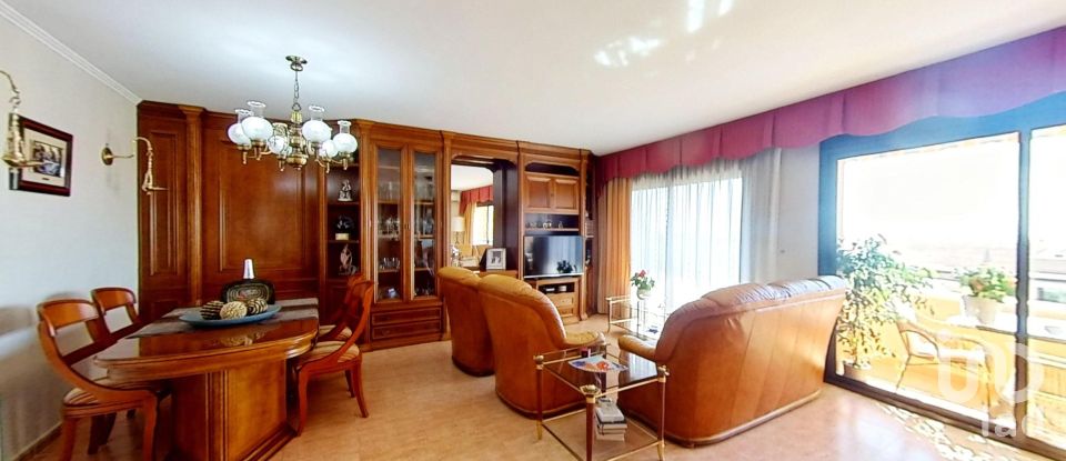 Duplex 4 bedrooms of 150 m² in Cubelles (08880)