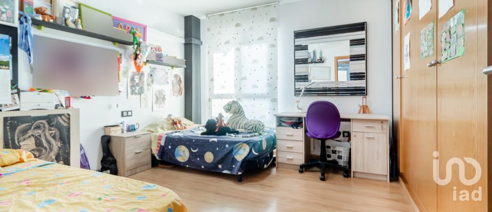 Pis 3 habitacions de 106 m² a Alcoi/Alcoy (03801)