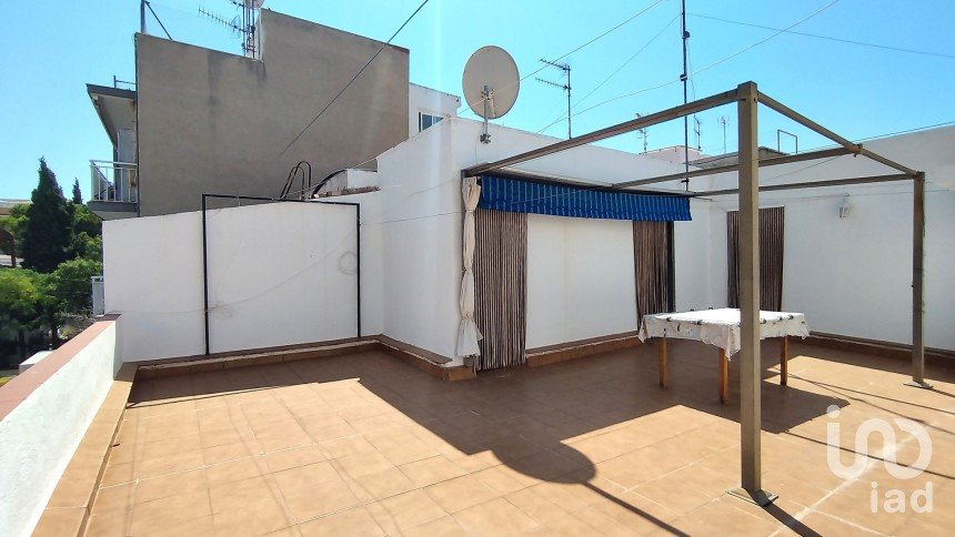 House 4 bedrooms of 209 m² in Les Roquetes (08812)