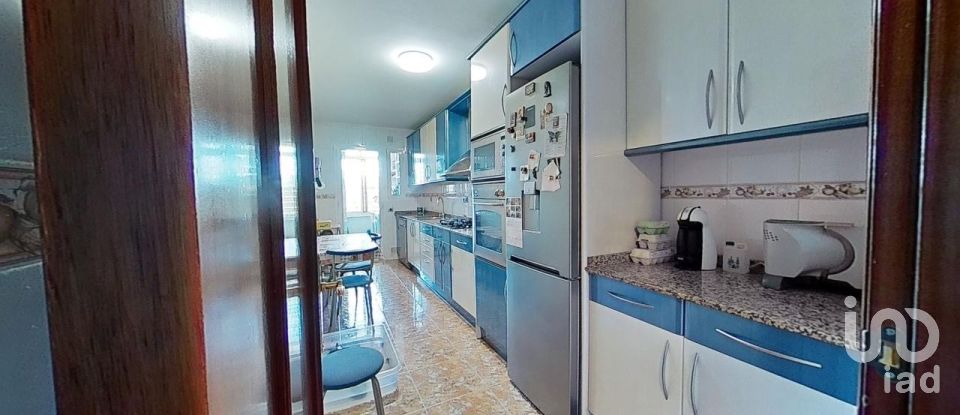 Apartment 4 bedrooms of 90 m² in Valls (43800)