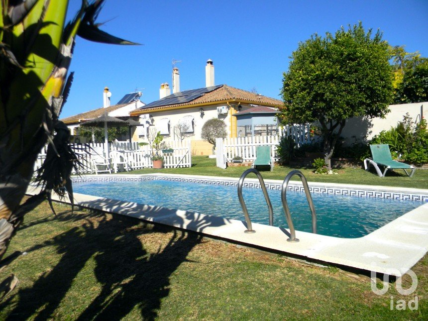 Chalet 4 habitaciones de 284 m² en Chiclana de la Frontera (11130)