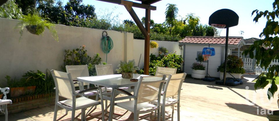 Cottage 4 bedrooms of 284 m² in Chiclana de la Frontera (11130)