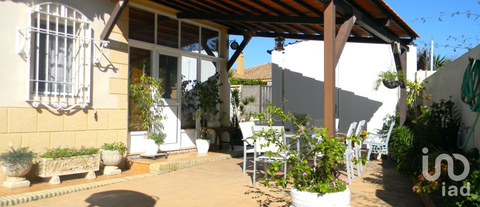 Cottage 4 bedrooms of 284 m² in Chiclana de la Frontera (11130)