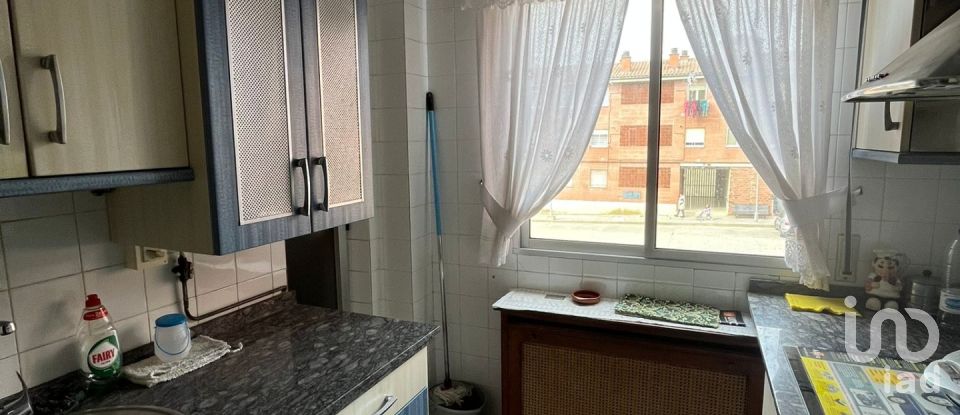 Pis 3 habitacions de 85 m² a Alba de Tormes (37800)