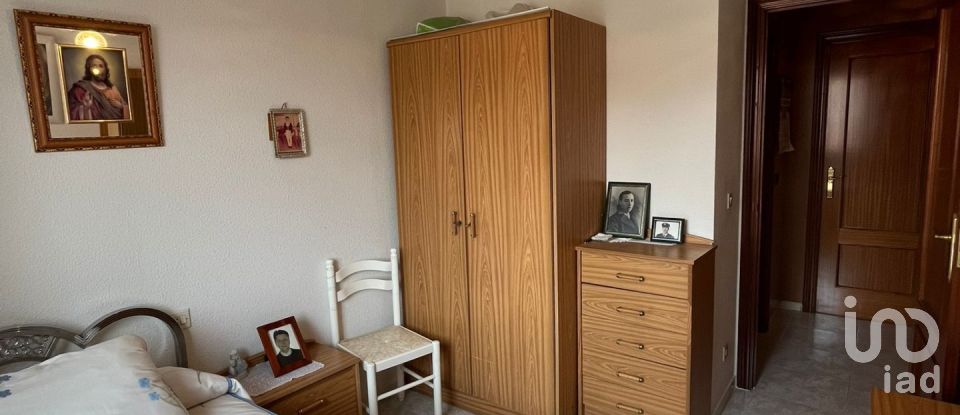 Pis 3 habitacions de 85 m² a Alba de Tormes (37800)