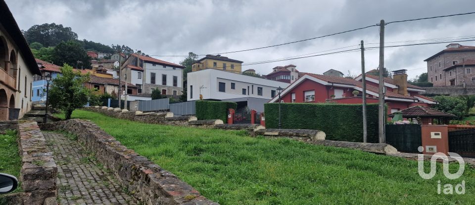 Terreno de 1.072 m² en San Roman de Candamo (33828)