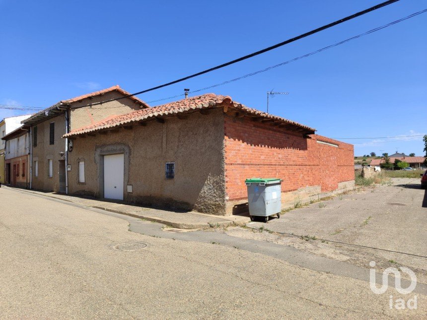 Maison de village 3 chambres de 160 m² à Estebanez de La Calzada (24288)