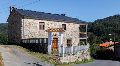 Maison 3 chambres de 273 m² à Vilarmaior (15637)